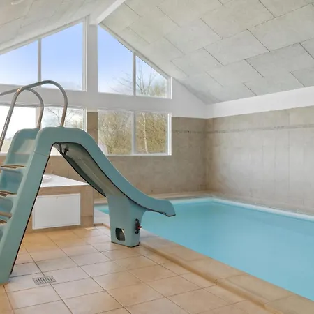 Lovely In Idestrup With Private Swimming Pool, Be Inside Or Outside Сasa de vacaciones Bøtø By
